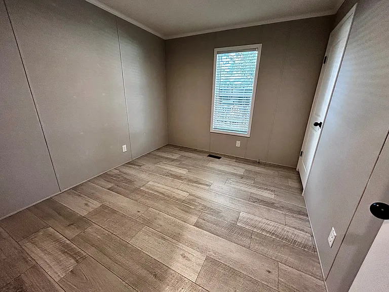 Hickory Knoll — Photo 42