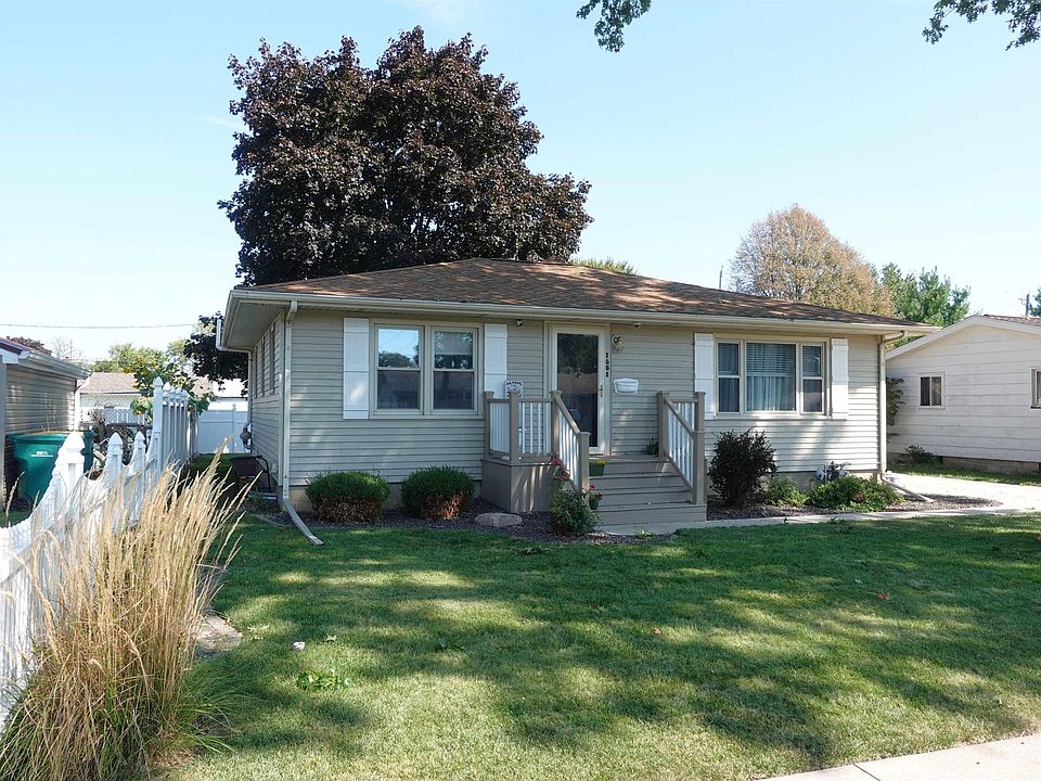 1st image of 1651 McMasters Ave
