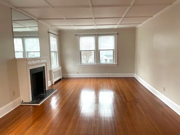 52 Bliss Rd #2, Newport, RI 02840