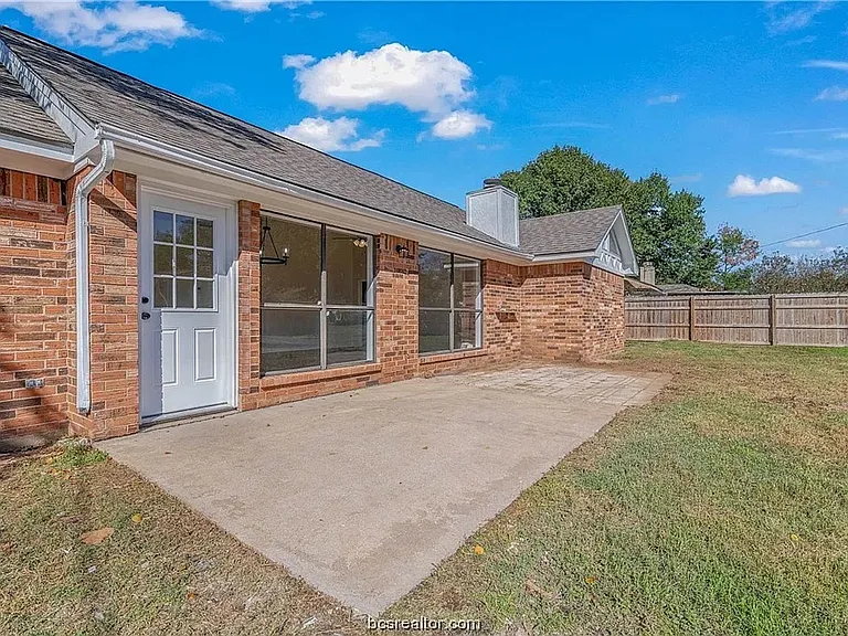 1218 Haley Pl — Photo 17