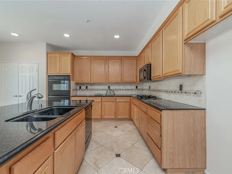 16432 Landmark Dr — Photo 15