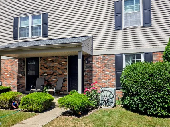 15894 S Cambridge Dr, Clinton Township, MI 48038