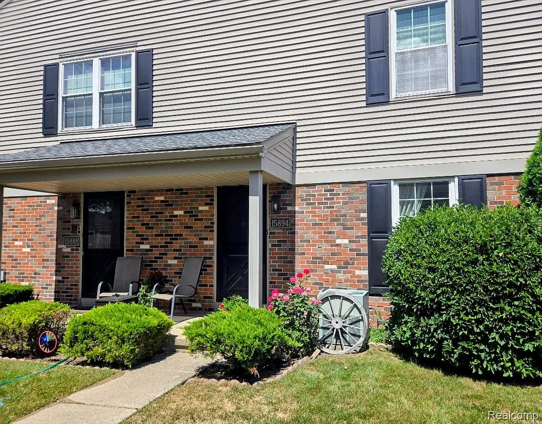 15894 S Cambridge Dr photo 1