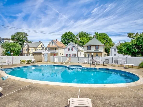 18 Glencoe St, Brighton, MA
