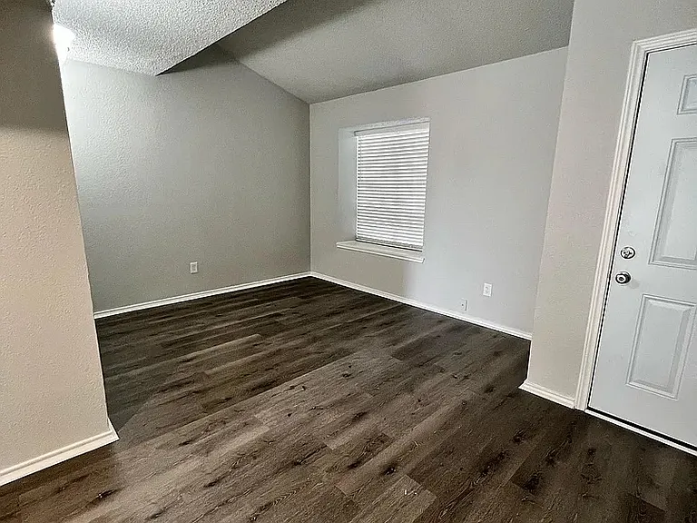 302 Cates Dr #308 — Photo 4