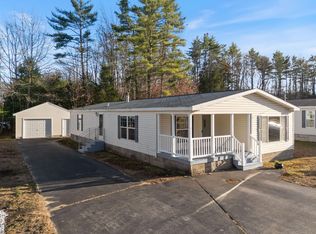 6 Commodore Dr, Sanford, ME 04073