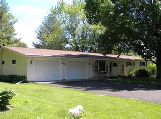 906 Iowa Ave, East Galesburg, IL 61430