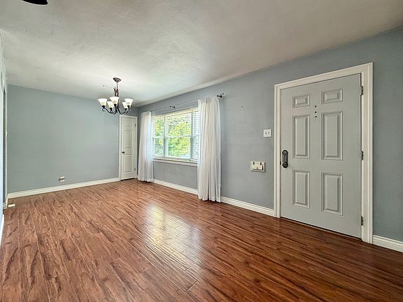 5th image of 2315 Hill Ave