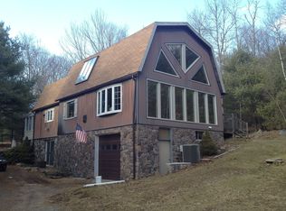 77 Lost Trail Dr, Hunlock Creek, PA 18621