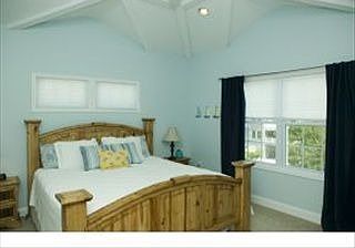 5th image of 8 Seaview Dr S