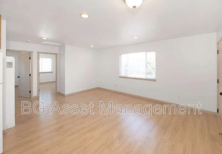 2340 22nd St — Photo 7
