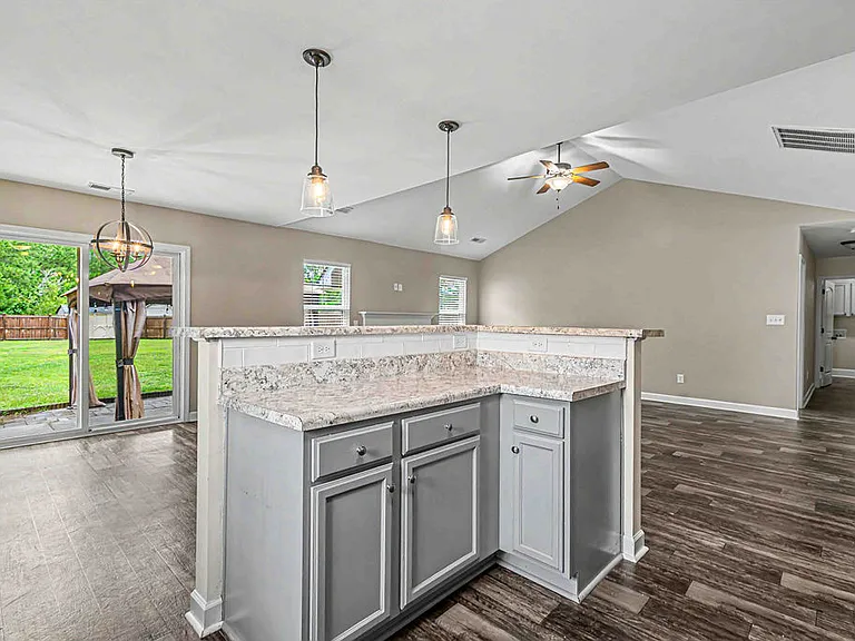 186 Peytons Ridge Dr — Photo 15