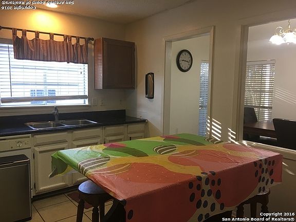 5th image of 16407 Cypress Park St