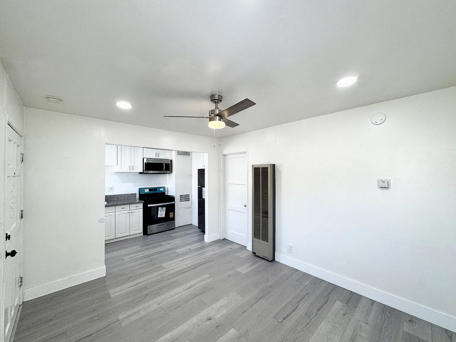 1 bed, 400 sqft, $1,695 — Photo 3