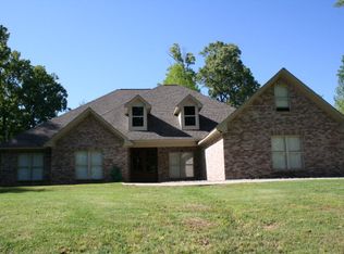 120 Cole Lake Dr, Vicksburg, MS 39183