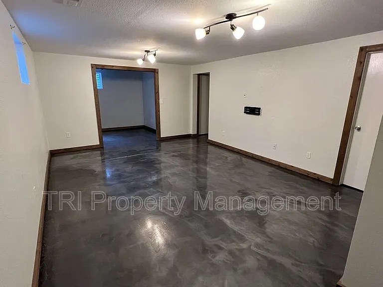 2501 Charolais Dr — Photo 11
