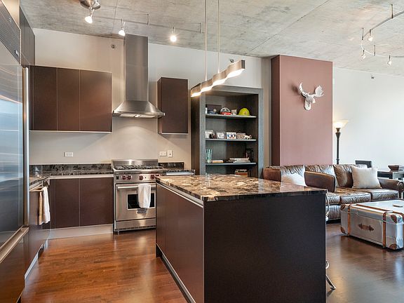 4th image of 600 N Fairbanks Ct Unit 2608