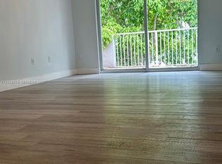 11155 SW 5th Pl APT 302, Hollywood, FL 33025