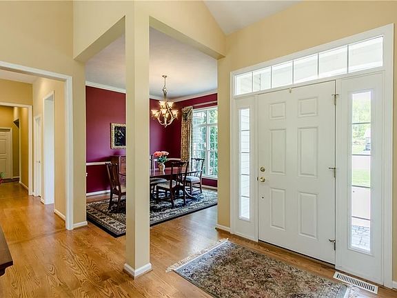 4th image of 510 Shadow Hill Way