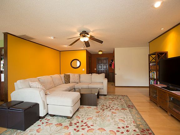 5th image of 3001 E Knoxville St