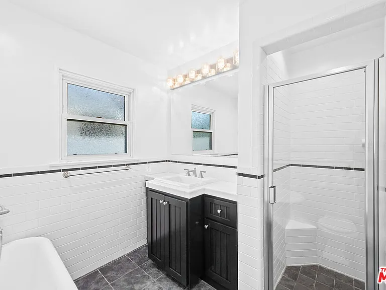 9007 David Ave — Photo 21