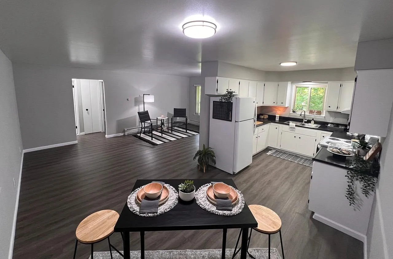 207 S Harris St — Photo 3