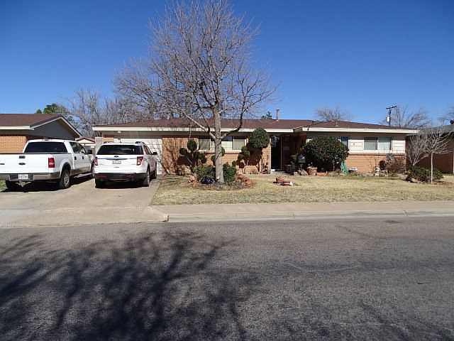 1st image of 2619 E 11th St