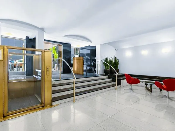 25 West 54th Street 8F image 11 of 12