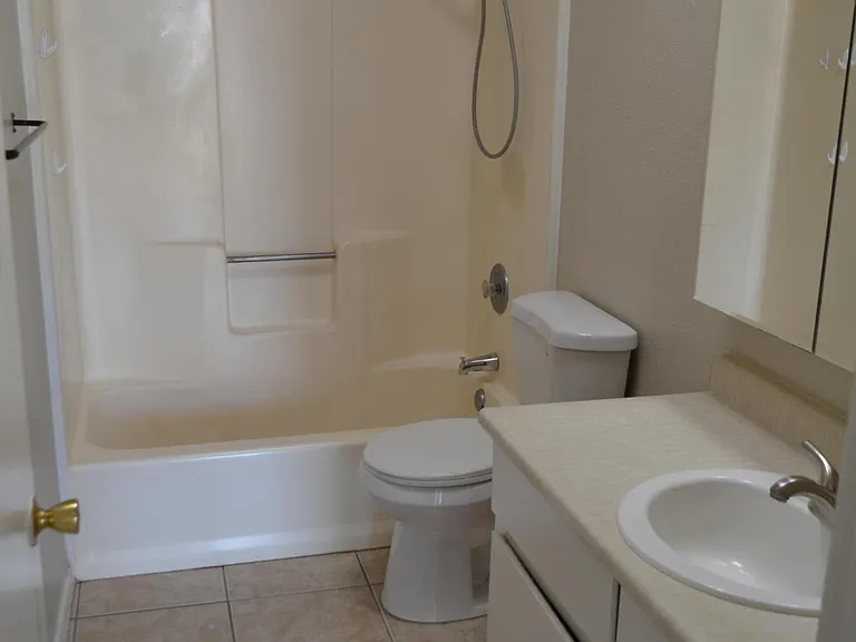 1551 E 28th Ave #1 — Photo 4
