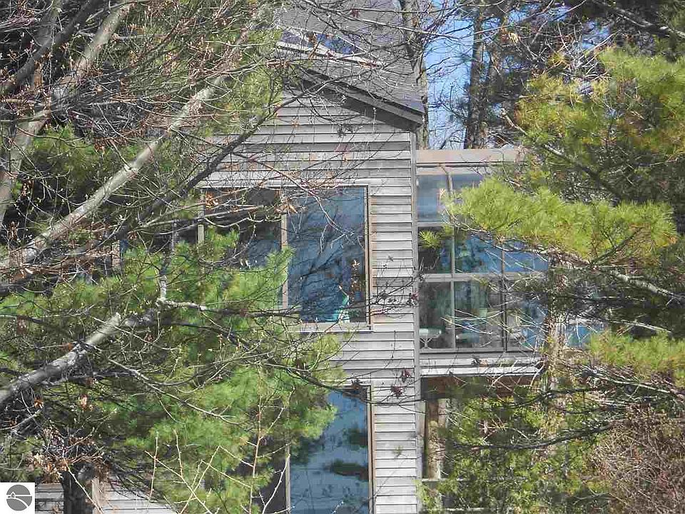 1st image of 8873 N Bayshore Dr
