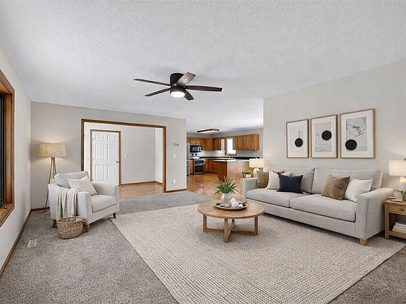 5th image of 300 W Grant St