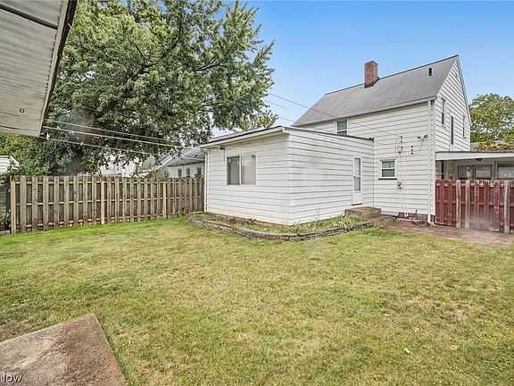 3rd image of 3067 W 137th St