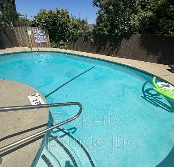 The Estate — Photo 41