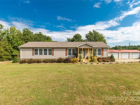 1840 Beach Ln, Heath Springs, SC 29058