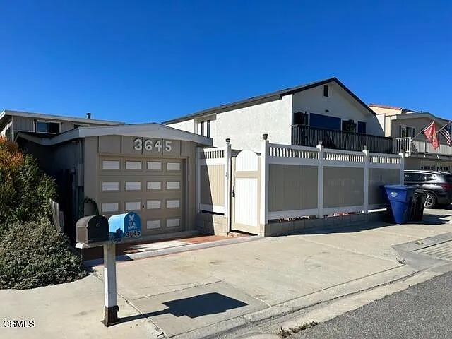 3645 Sunset Ln — Photo 2