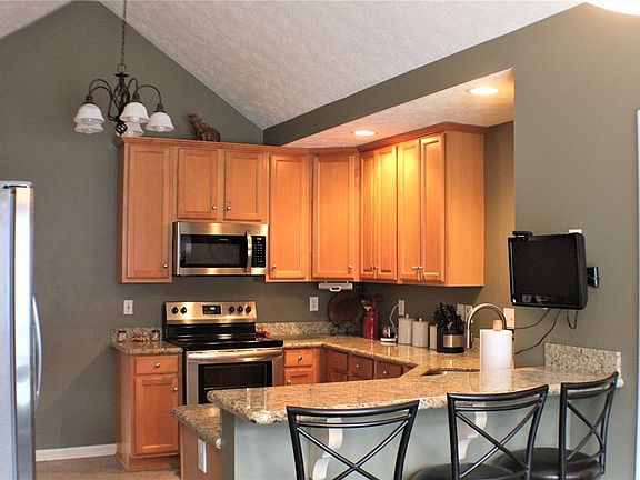 3rd image of 1024 Hallwood Ln