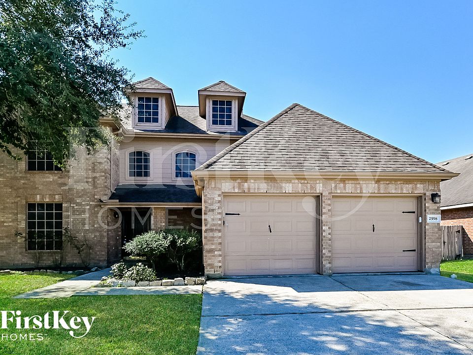 1st image of 2558 Doral Dr