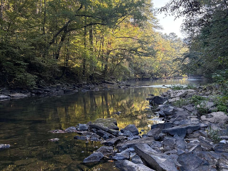 1st image of Overlook Ln