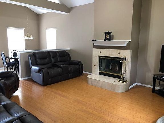 4th image of 206 Moss Hill Dr