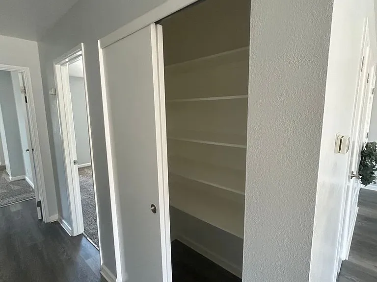 Creekside Apartments — Photo 7