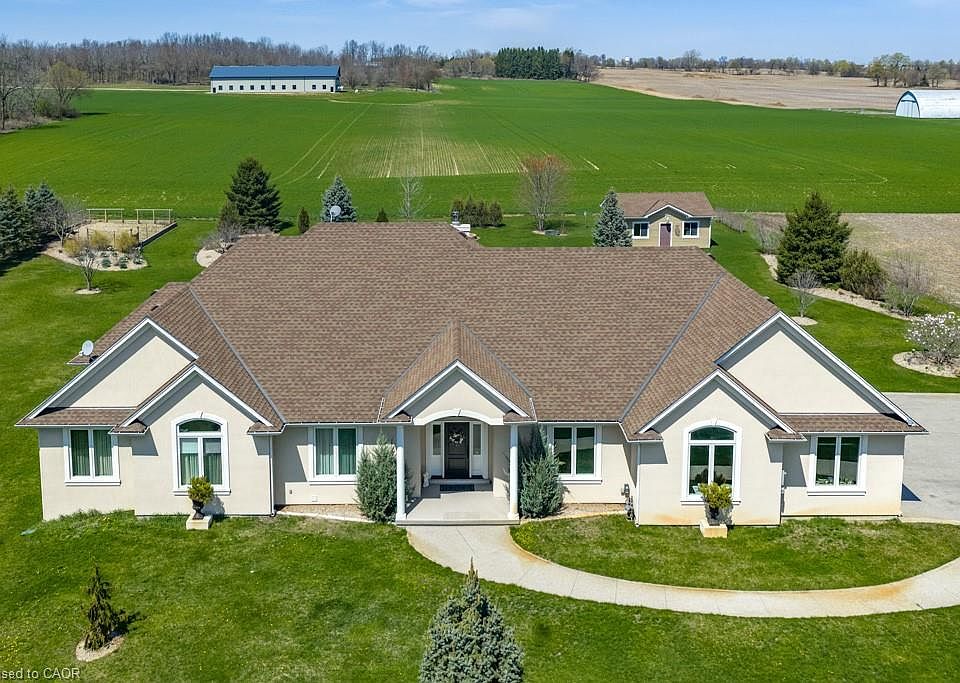 1st image of 365 Robinson Rd