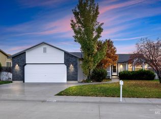 1645 Fairway Ct, Mountain Home, ID 83647
