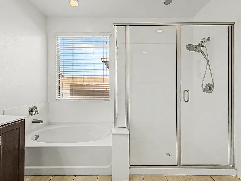 8530 W Flynn Ln — Photo 16