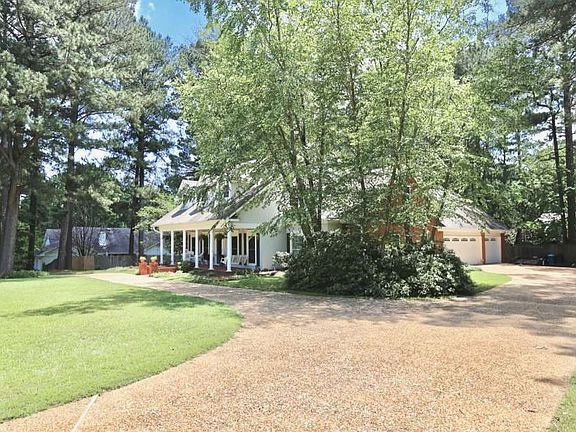 2nd image of 707 Wisteria Ct