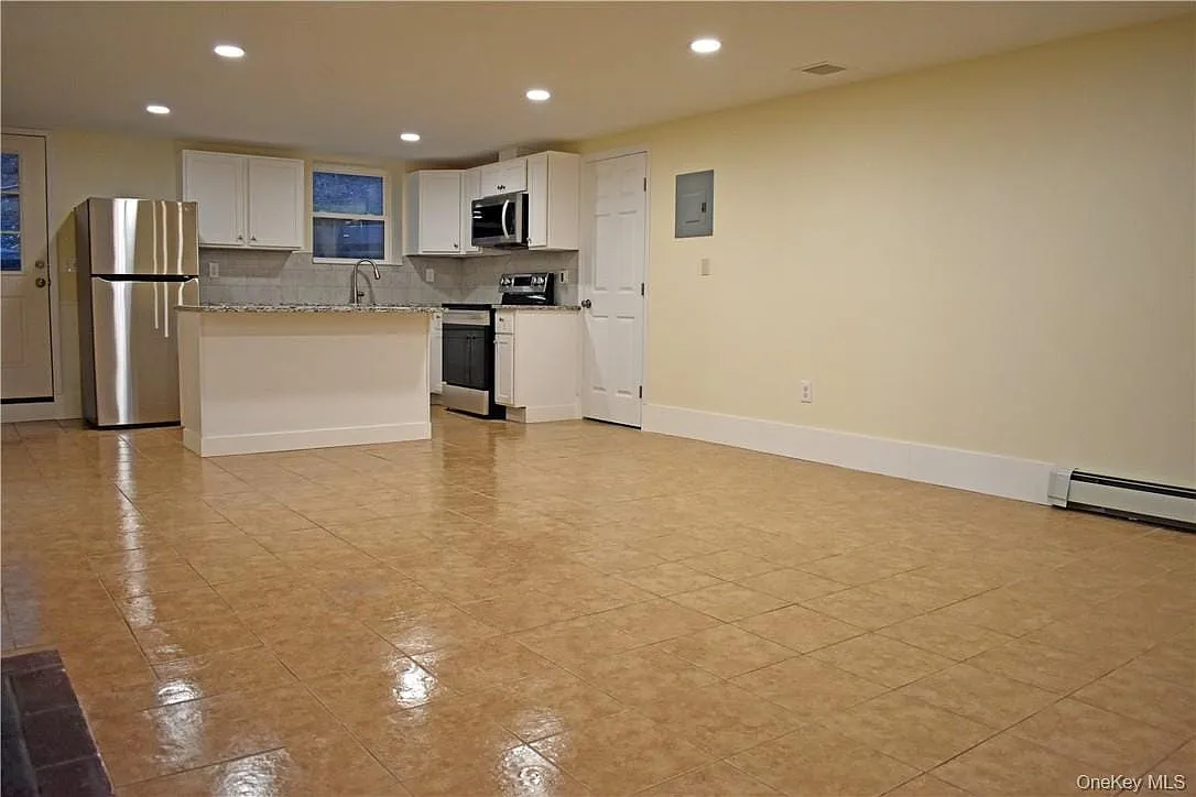2 bed, 1.0 bath, 1300 sqft, $2,250 — Photo 4