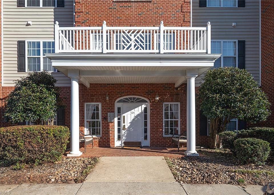 1st image of 524 College Rd APT 307