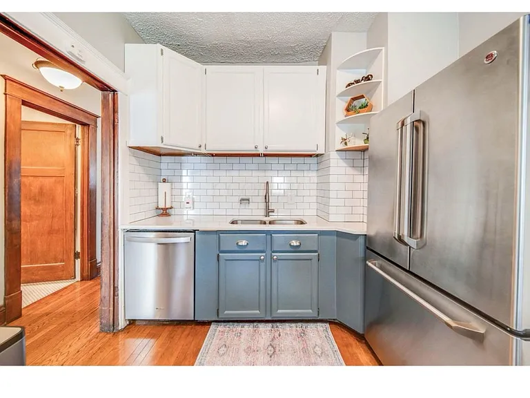 299 E Woodrow Ave — Photo 15
