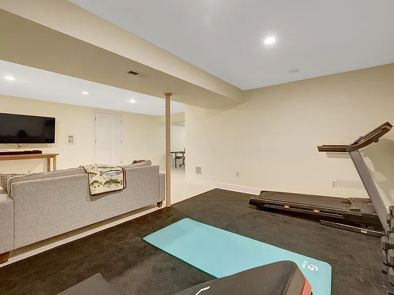 10904 Belgravia Ct — Photo 45