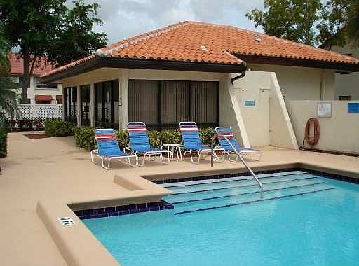 4th image of 607 Freedom Ct
