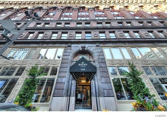 Welcome to 1209 Washington Ave.  The Bogen Lofts!  Impressive entrance.  Architectural detailed. Secure building.